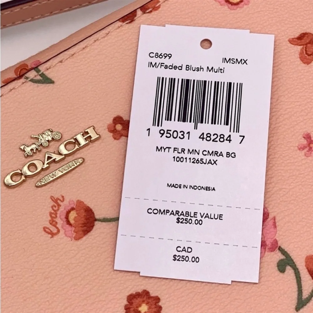 Coach Mini Camera Bag with
Mystical Floral Print Faded Blush
Multi - Picture 12 of 13
